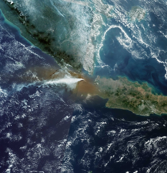 EarthCARE looks inside volcanic plume to support safer air travel