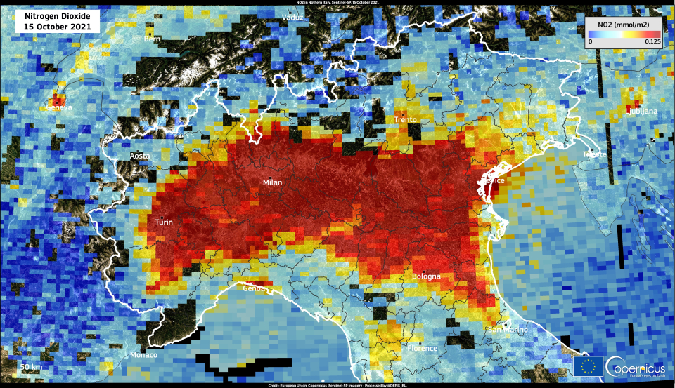 This image is a visualisation of the data acquired by the Copernicus Sentinel-5P satellite on 15 October 2021 and shows the concentration of nitrogen dioxide (NO₂) in the Po Valley in northern Italy.