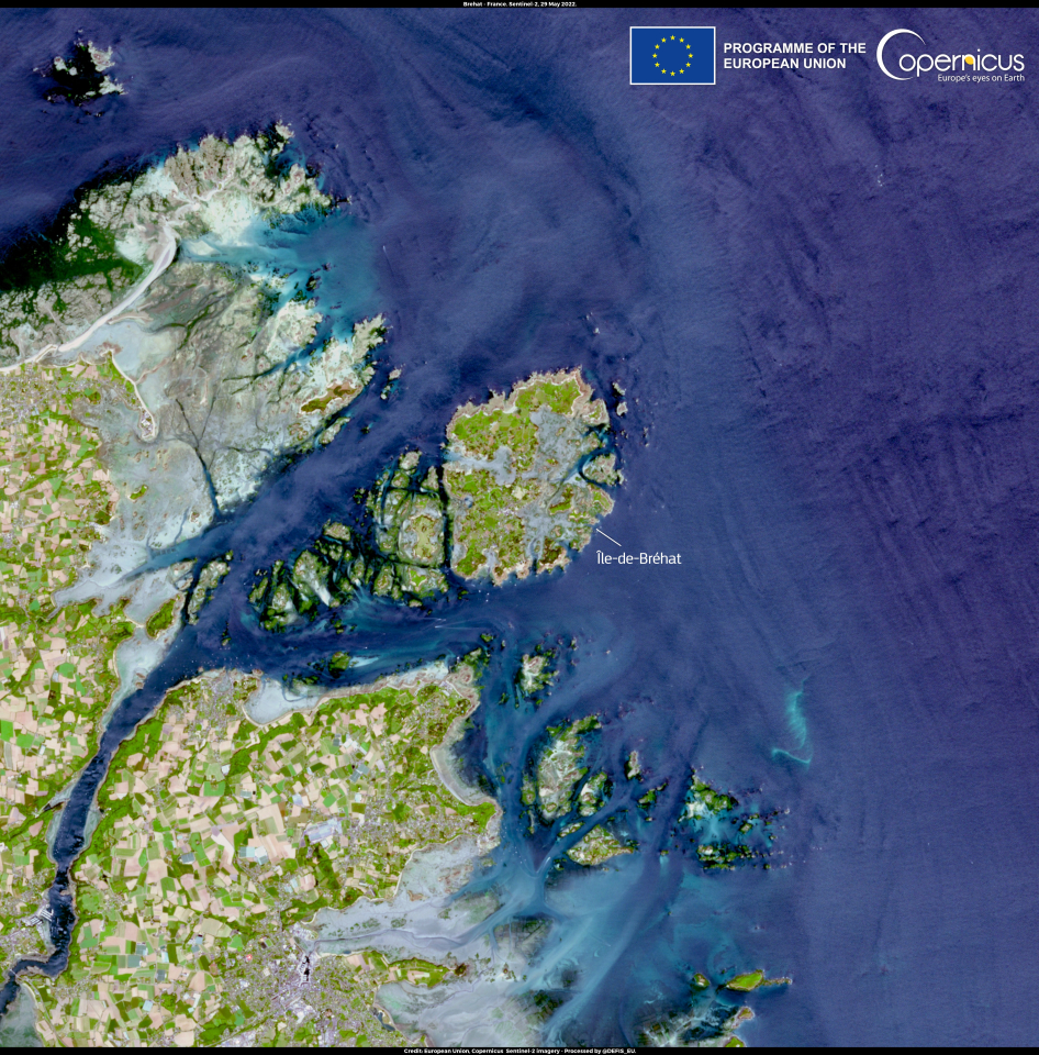 This image, acquired by one of the Copernicus Sentinel-2 satellites on 29 May 2022, shows Île-de-Bréhat, off the northern coast of Brittany, one of the most threatened sites. 	Click here to view the image at full resolution.