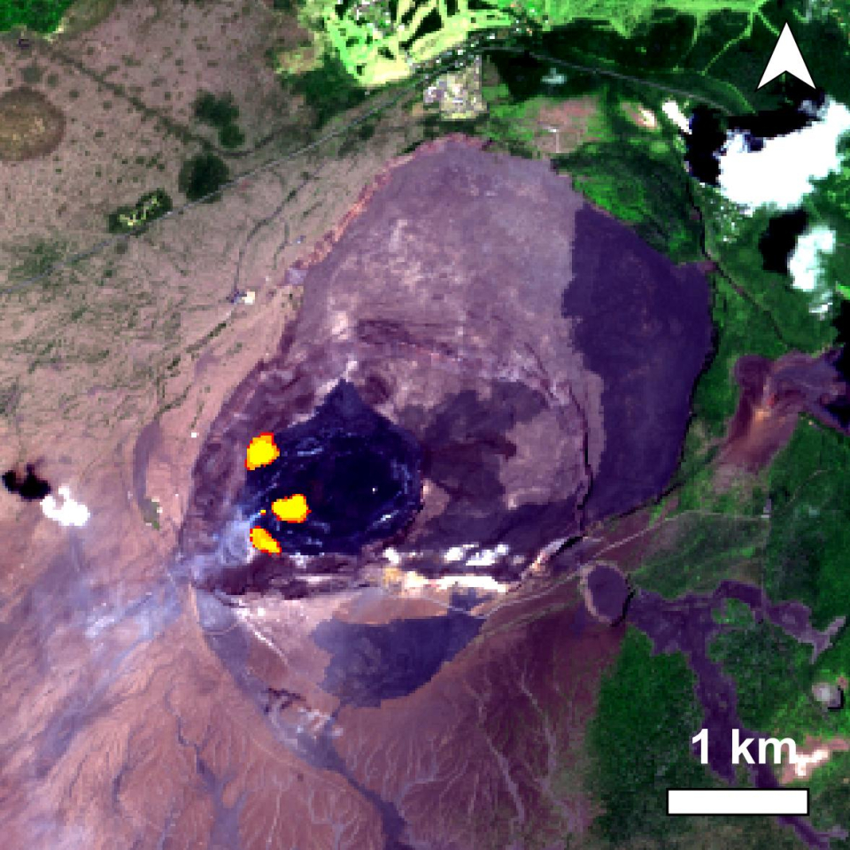 Hotspot detection of lava lake activity at Kīlauea, on 4 September 2022. The satellite image is from Sentinel-2 MSI and corresponds to an enhanced true colour composite image overlaid by hot spots.