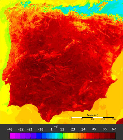 Image acquise par le capteur MODIS (Moderate Resolution Imaging Spectrometer) à bord du satellite AQUA le 1er juillet 2004 vers 14h30. Cliquez sur l'image pour visualiser un extrait en pleine résolution sur le site Earth Observatory