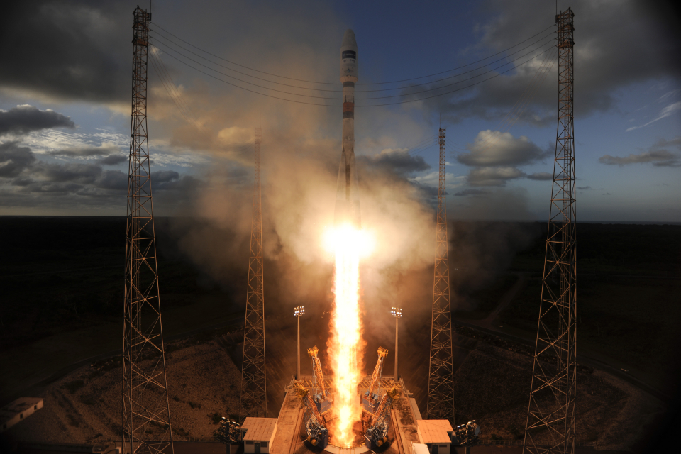 Soyuz VS07 with ESA’s Sentinel-1A satellite lifted off from Europe’s Spaceport in Kourou, French Guiana, on 3 April 2014.